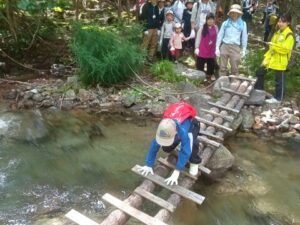 こんな橋を渡るなんて