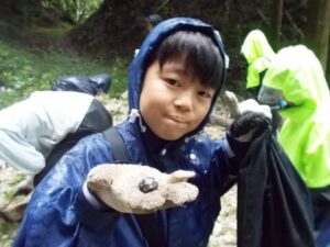 鉱山跡の見学と鉱物採集