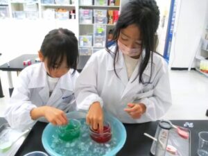 色や泡立ちを実験で調整