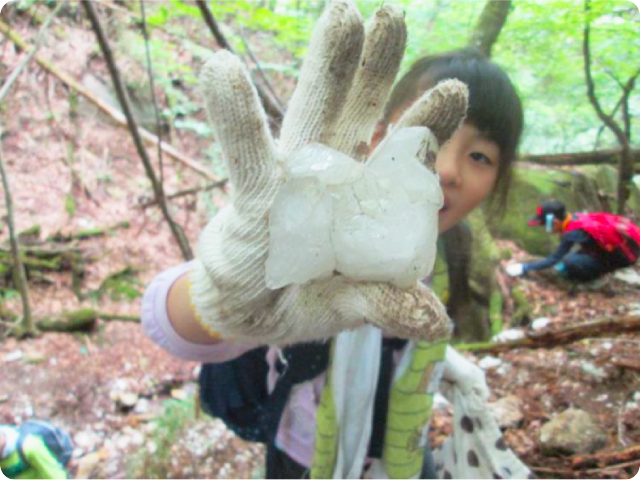 親子で探検 クリスタルハンター
