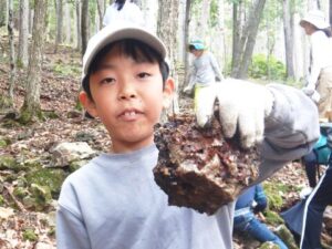 掘って掘って水晶をゲットしたよ