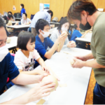 一発の花火ができるのに大変だ