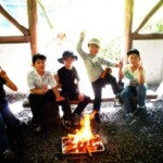 火おこしが成功したら、この火を使っておいしいものを作ります。 おいしいもの作り