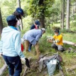 クリスタル(水晶)の見分け方を教わったら、採集スタート! クリスタル(水晶)の見分け方を教わったら、採集スタート!